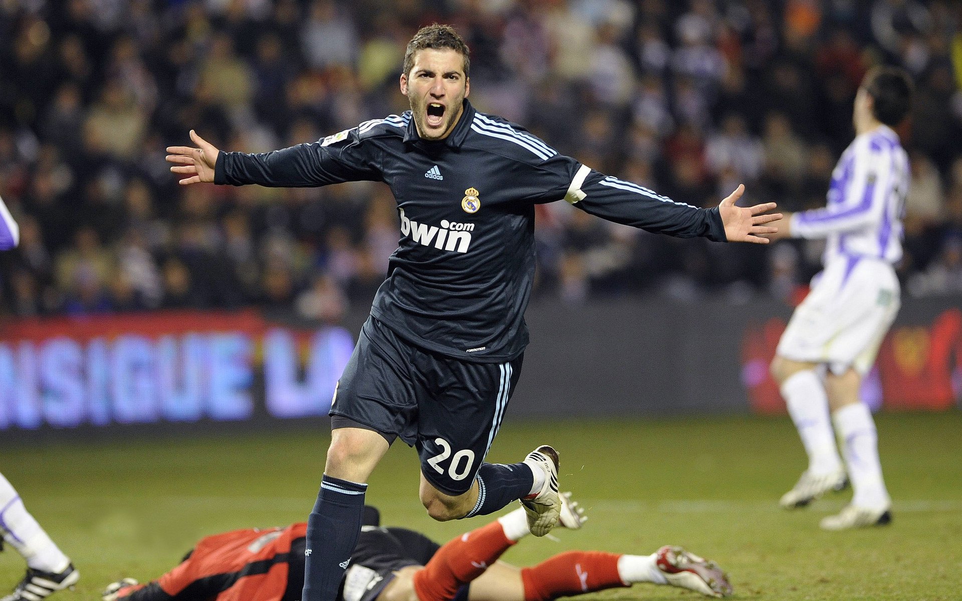 西亚卡姆一锤定音！美加墨世界杯之夜，悬念提前终结